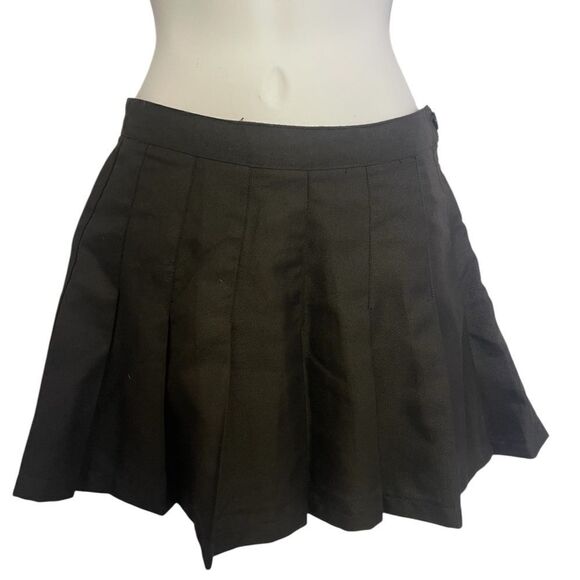 Black Pleated Mini Skirt - Picture 1 of 5